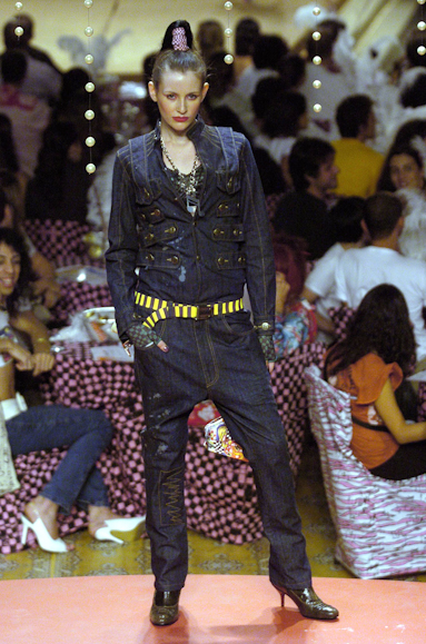 desfiles-cavalera-spinverno2004rtw-102
