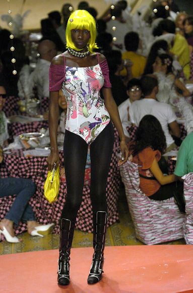 desfiles-cavalera-spinverno2004rtw-104