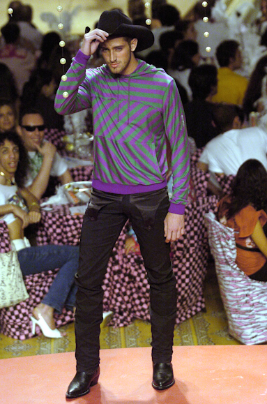 desfiles-cavalera-spinverno2004rtw-105