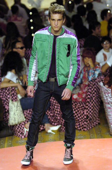 desfiles-cavalera-spinverno2004rtw-115