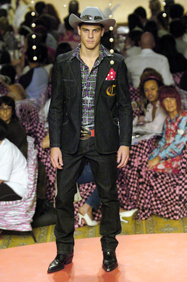desfiles-cavalera-spinverno2004rtw-117