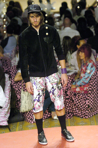 desfiles-cavalera-spinverno2004rtw-119