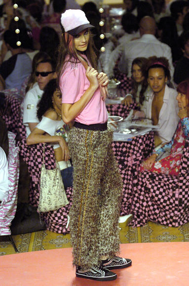 desfiles-cavalera-spinverno2004rtw-124