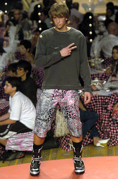 desfiles-cavalera-spinverno2004rtw-144