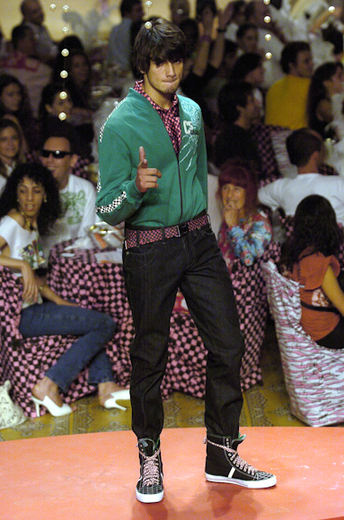 desfiles-cavalera-spinverno2004rtw-156