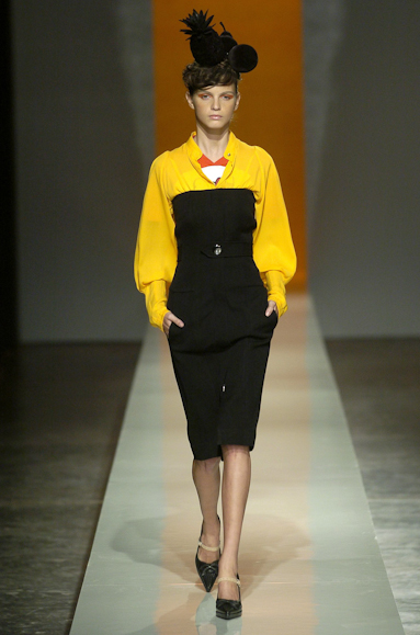 desfiles-alexandreherchcovich-spinverno2004rtw-101