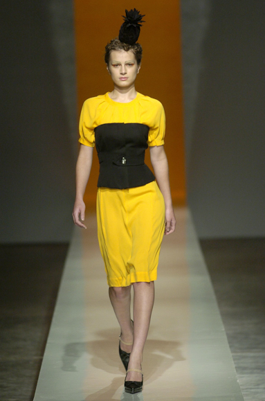 desfiles-alexandreherchcovich-spinverno2004rtw-102