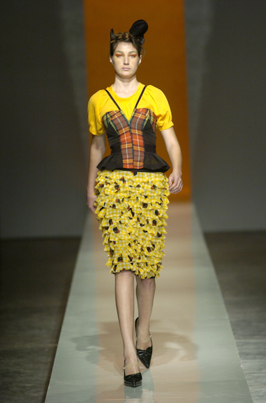 desfiles-alexandreherchcovich-spinverno2004rtw-104