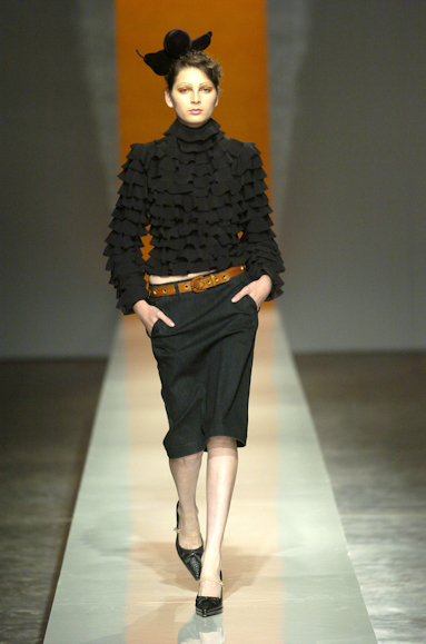 desfiles-alexandreherchcovich-spinverno2004rtw-110