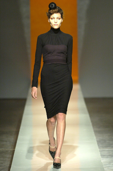 desfiles-alexandreherchcovich-spinverno2004rtw-117