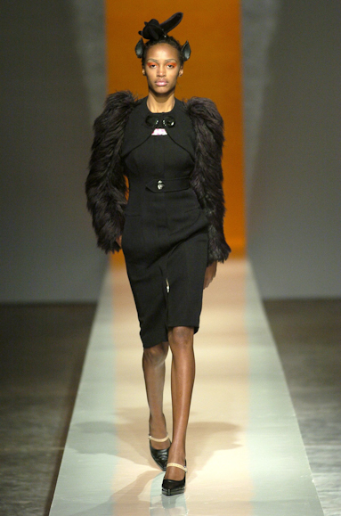 desfiles-alexandreherchcovich-spinverno2004rtw-119