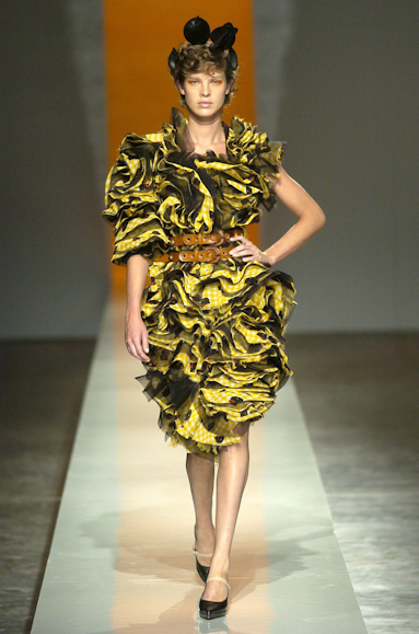 desfiles-alexandreherchcovich-spinverno2004rtw-126