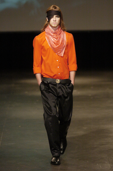 desfiles-alexandreherchcovichmen-spinverno2004rtw-103