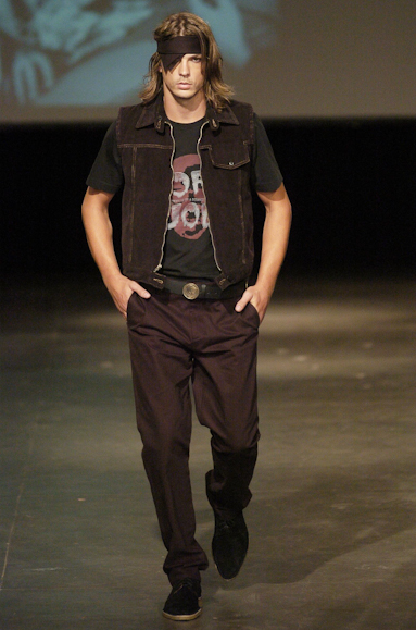 desfiles-alexandreherchcovichmen-spinverno2004rtw-106