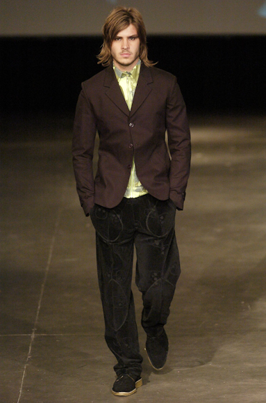 desfiles-alexandreherchcovichmen-spinverno2004rtw-108