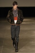 desfiles-alexandreherchcovichmen-spinverno2004rtw-112