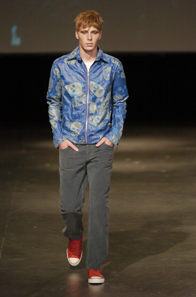 desfiles-alexandreherchcovichmen-spinverno2004rtw-115