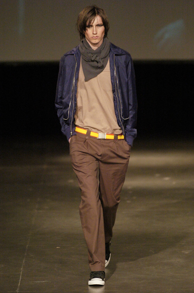 desfiles-alexandreherchcovichmen-spinverno2004rtw-118