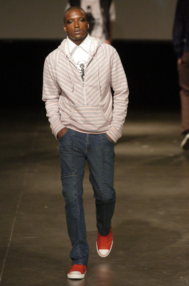 desfiles-alexandreherchcovichmen-spinverno2004rtw-119