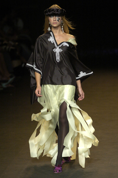 desfiles-andrelima-spinverno2004rtw-105