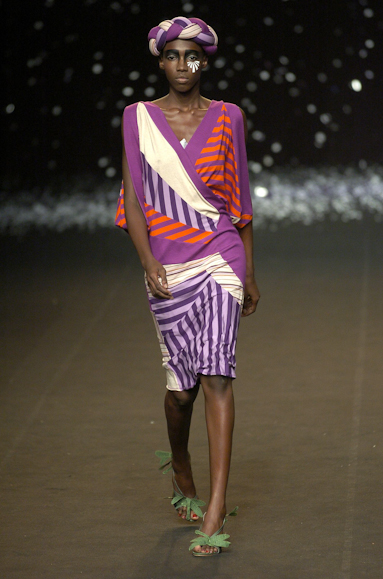 desfiles-andrelima-spinverno2004rtw-114