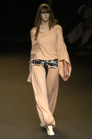 desfiles-andrelima-spinverno2004rtw-128