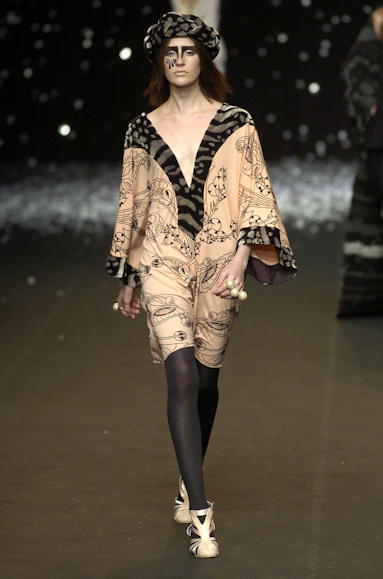 desfiles-andrelima-spinverno2004rtw-131