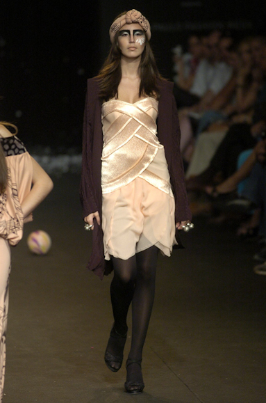 desfiles-andrelima-spinverno2004rtw-133