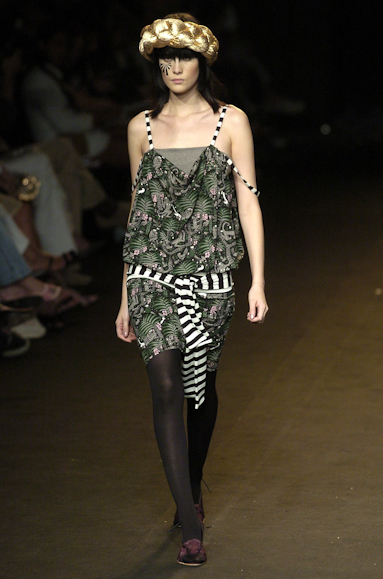 desfiles-andrelima-spinverno2004rtw-142