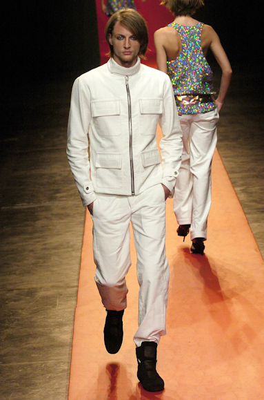 desfiles-eduardosuppes-spinverno2004rtw-103