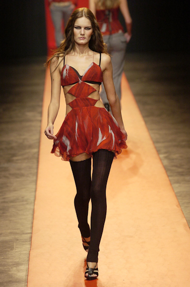 desfiles-eduardosuppes-spinverno2004rtw-116