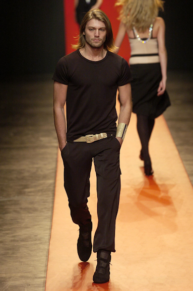 desfiles-eduardosuppes-spinverno2004rtw-126