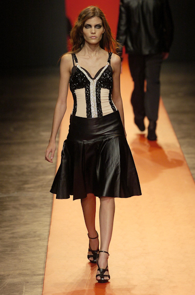 desfiles-eduardosuppes-spinverno2004rtw-132