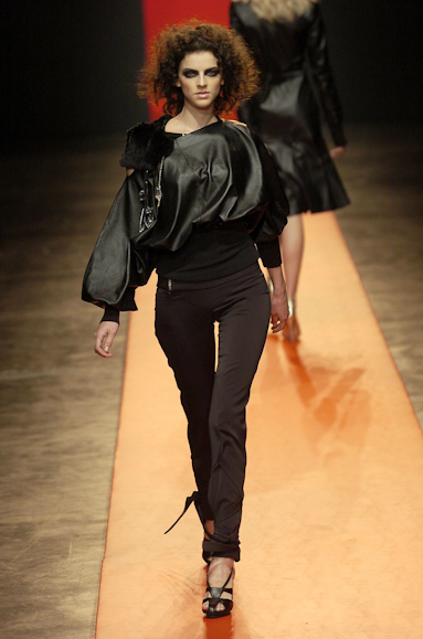 desfiles-eduardosuppes-spinverno2004rtw-135