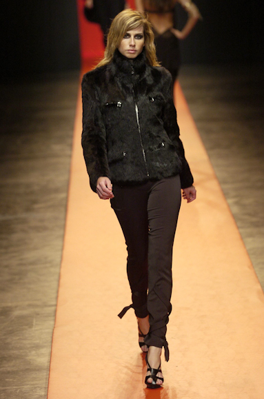 desfiles-eduardosuppes-spinverno2004rtw-137