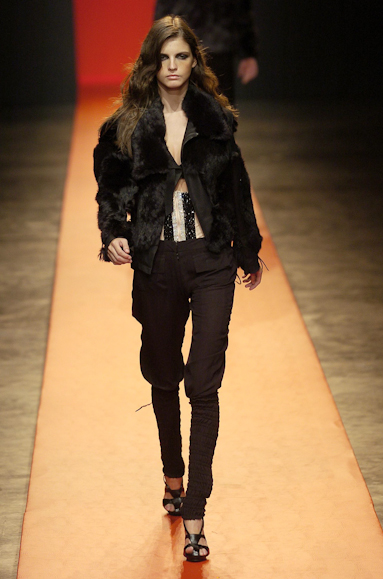 desfiles-eduardosuppes-spinverno2004rtw-141