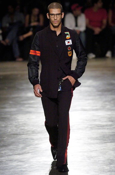 desfiles-fausehatenmen-spinverno2004rtw-128