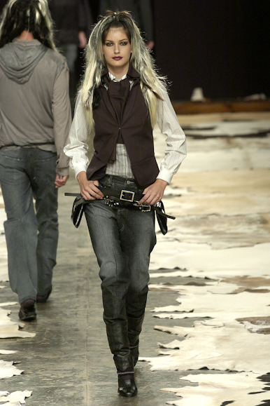 desfiles-mareunitschke-spinverno2004rtw-104