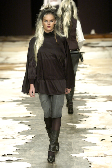 desfiles-mareunitschke-spinverno2004rtw-105