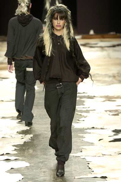 desfiles-mareunitschke-spinverno2004rtw-107