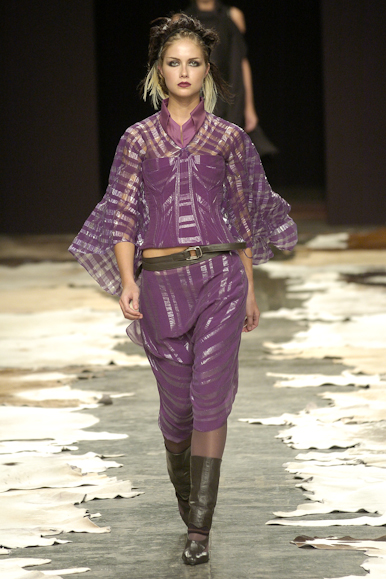 desfiles-mareunitschke-spinverno2004rtw-109