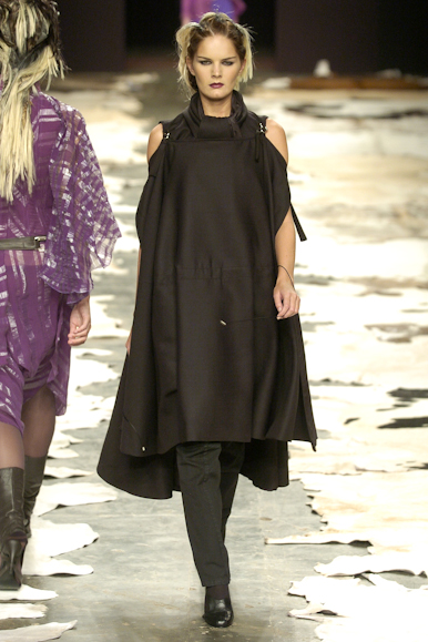 desfiles-mareunitschke-spinverno2004rtw-110