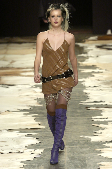 desfiles-mareunitschke-spinverno2004rtw-112