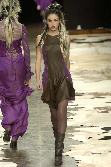 desfiles-mareunitschke-spinverno2004rtw-122