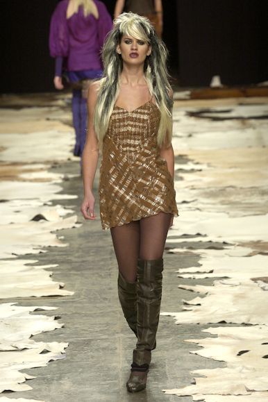 desfiles-mareunitschke-spinverno2004rtw-124