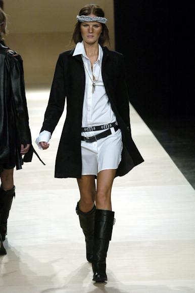 desfiles-uma-spinverno2004rtw-106