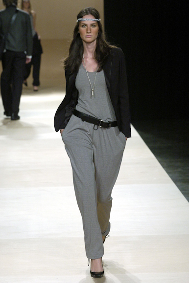 desfiles-uma-spinverno2004rtw-116