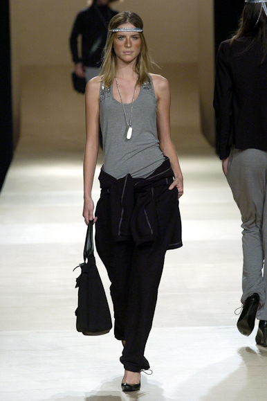 desfiles-uma-spinverno2004rtw-117