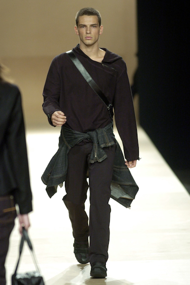 desfiles-uma-spinverno2004rtw-122