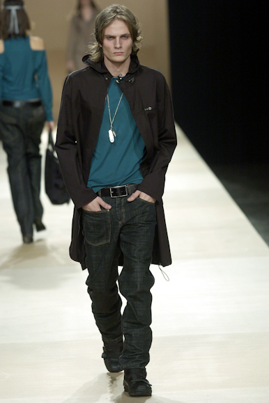 desfiles-uma-spinverno2004rtw-124